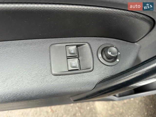 Білий Рено Кєнгу, об'ємом двигуна 0 л та пробігом 12 тис. км за 14000 $, фото 11 на Automoto.ua