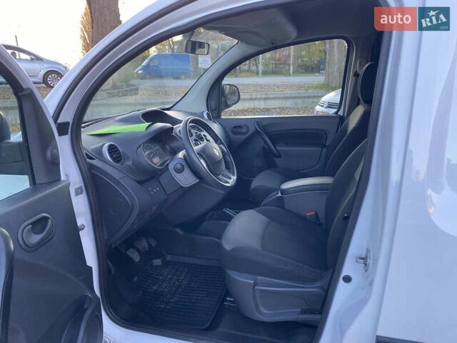 Белый Рено Кенгу, объемом двигателя 1.5 л и пробегом 187 тыс. км за 10499 $, фото 13 на Automoto.ua