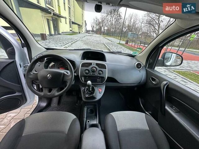 Білий Рено Кєнгу, об'ємом двигуна 1.5 л та пробігом 148 тис. км за 13397 $, фото 29 на Automoto.ua