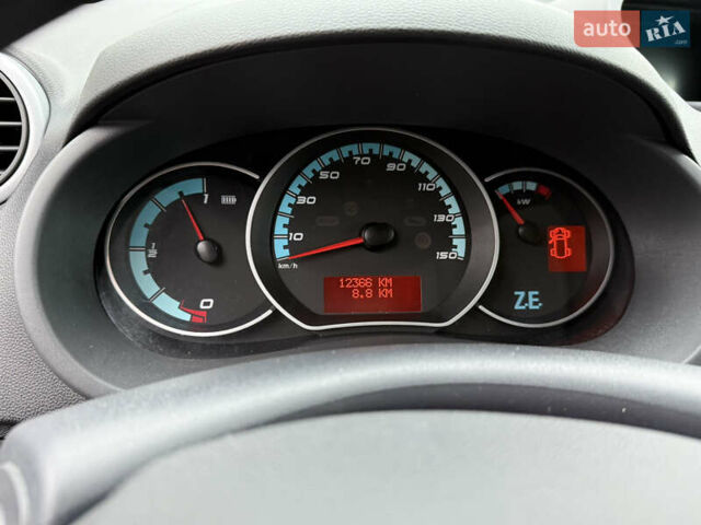 Білий Рено Кєнгу, об'ємом двигуна 0 л та пробігом 12 тис. км за 14000 $, фото 13 на Automoto.ua