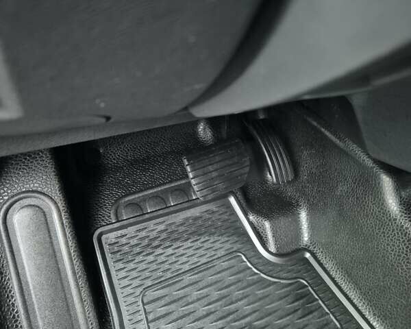 Белый Рено Кенгу, объемом двигателя 0 л и пробегом 32 тыс. км за 13990 $, фото 15 на Automoto.ua