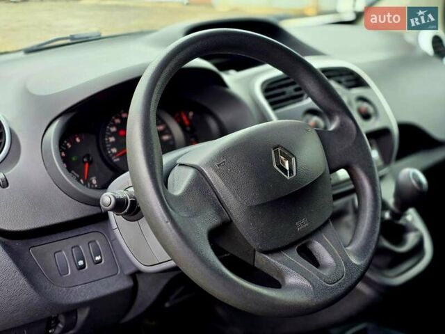 Білий Рено Кєнгу, об'ємом двигуна 1.5 л та пробігом 185 тис. км за 13600 $, фото 35 на Automoto.ua