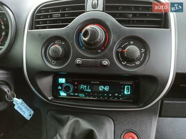 Белый Рено Кенгу, объемом двигателя 1.5 л и пробегом 158 тыс. км за 12590 $, фото 18 на Automoto.ua