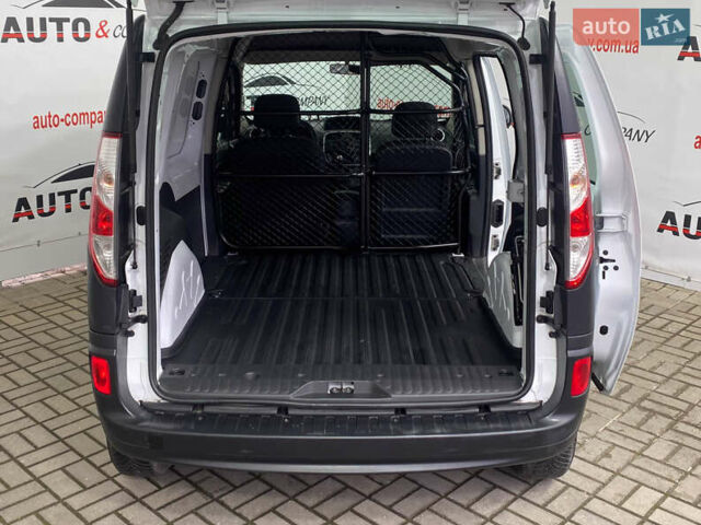 Белый Рено Кенгу, объемом двигателя 1.5 л и пробегом 166 тыс. км за 12250 $, фото 6 на Automoto.ua