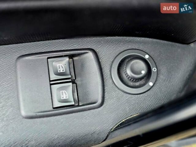 Білий Рено Кєнгу, об'ємом двигуна 1.5 л та пробігом 185 тис. км за 13600 $, фото 36 на Automoto.ua