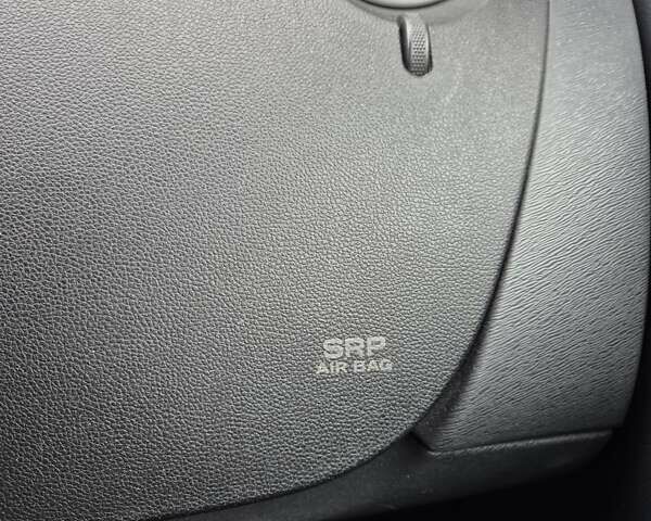 Белый Рено Кенгу, объемом двигателя 0 л и пробегом 32 тыс. км за 13990 $, фото 20 на Automoto.ua