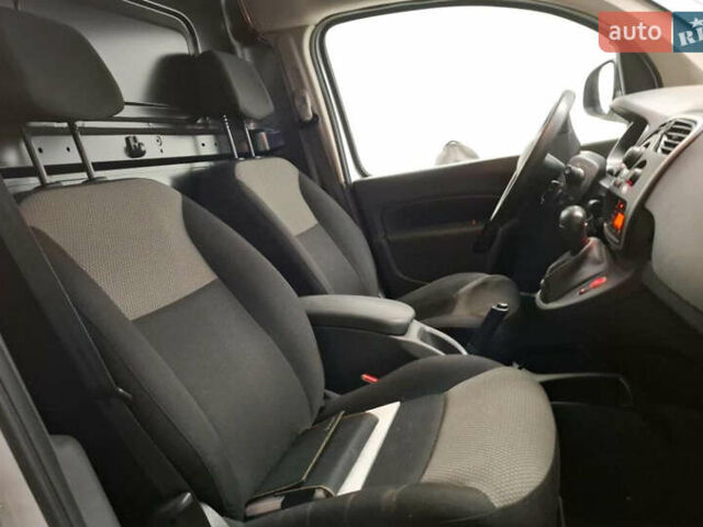 Білий Рено Кєнгу, об'ємом двигуна 0 л та пробігом 28 тис. км за 12900 $, фото 11 на Automoto.ua