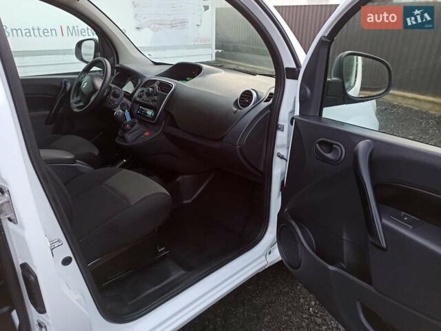 Белый Рено Кенгу, объемом двигателя 1.5 л и пробегом 158 тыс. км за 12590 $, фото 16 на Automoto.ua