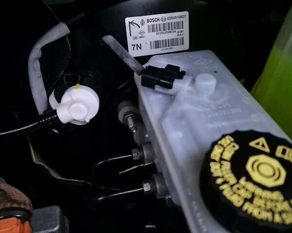 Белый Рено Кенгу, объемом двигателя 0 л и пробегом 32 тыс. км за 13990 $, фото 35 на Automoto.ua