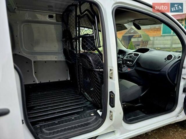 Білий Рено Кєнгу, об'ємом двигуна 1.5 л та пробігом 185 тис. км за 13600 $, фото 25 на Automoto.ua