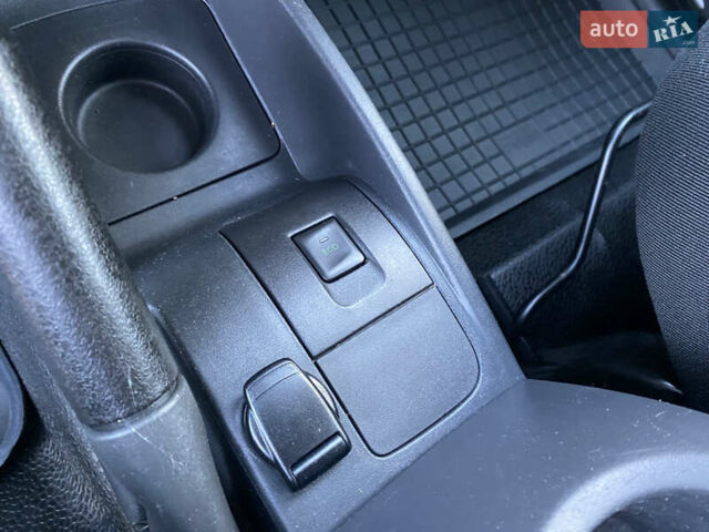 Белый Рено Кенгу, объемом двигателя 1.5 л и пробегом 187 тыс. км за 10499 $, фото 19 на Automoto.ua