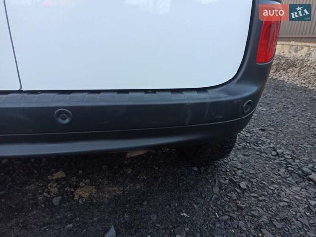 Белый Рено Кенгу, объемом двигателя 1.5 л и пробегом 158 тыс. км за 12590 $, фото 3 на Automoto.ua