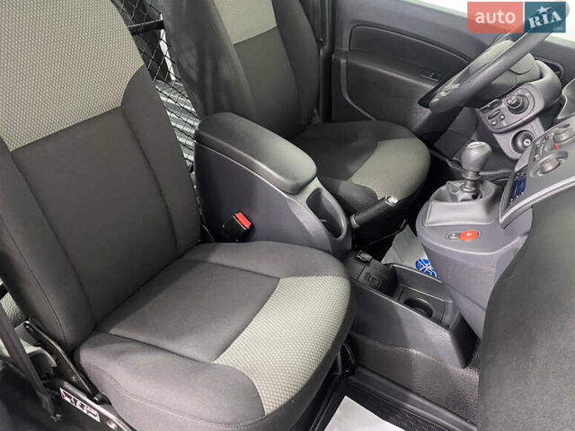 Белый Рено Кенгу, объемом двигателя 1.5 л и пробегом 166 тыс. км за 12250 $, фото 12 на Automoto.ua