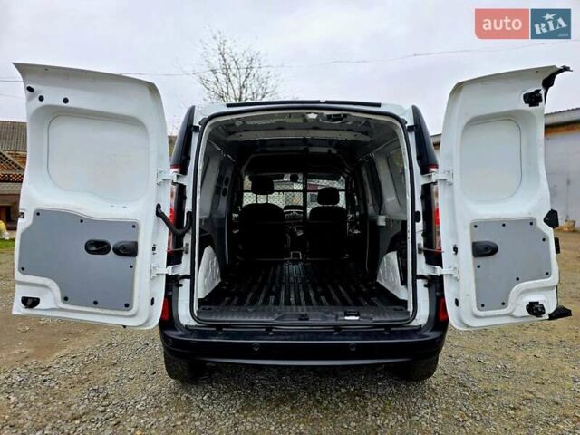 Білий Рено Кєнгу, об'ємом двигуна 1.5 л та пробігом 185 тис. км за 13600 $, фото 22 на Automoto.ua