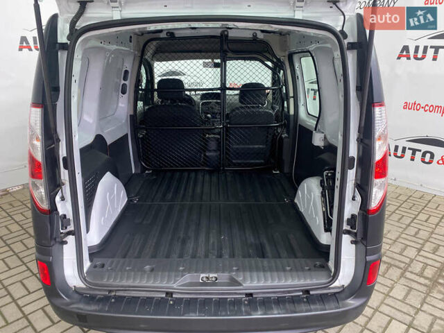 Белый Рено Кенгу, объемом двигателя 1.5 л и пробегом 166 тыс. км за 12250 $, фото 5 на Automoto.ua