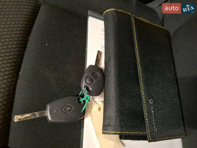 Білий Рено Кєнгу, об'ємом двигуна 0 л та пробігом 28 тис. км за 12900 $, фото 10 на Automoto.ua