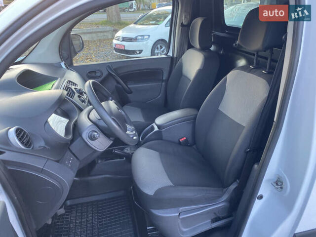 Белый Рено Кенгу, объемом двигателя 1.5 л и пробегом 187 тыс. км за 10499 $, фото 17 на Automoto.ua