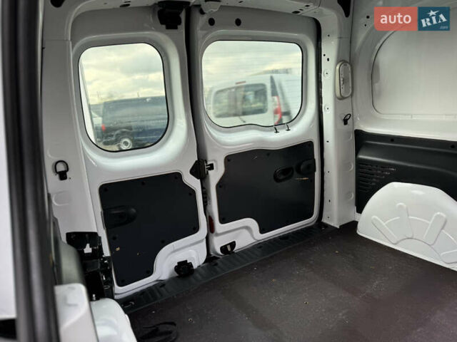 Білий Рено Кєнгу, об'ємом двигуна 1.46 л та пробігом 175 тис. км за 12600 $, фото 44 на Automoto.ua