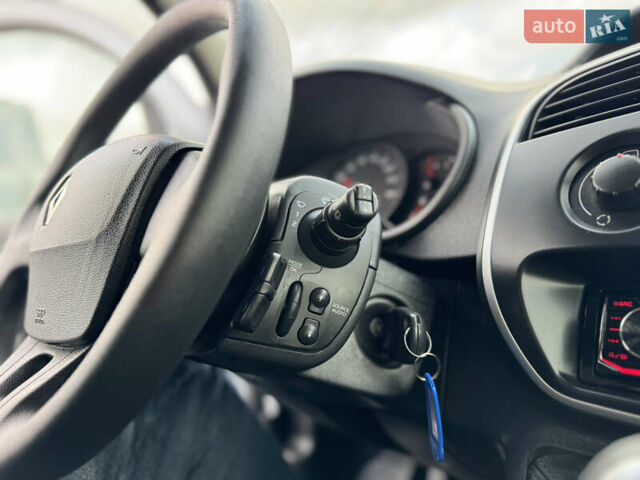 Білий Рено Кєнгу, об'ємом двигуна 1.46 л та пробігом 175 тис. км за 12600 $, фото 88 на Automoto.ua