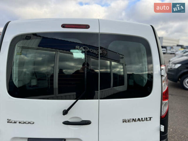 Білий Рено Кєнгу, об'ємом двигуна 1.46 л та пробігом 175 тис. км за 12600 $, фото 27 на Automoto.ua