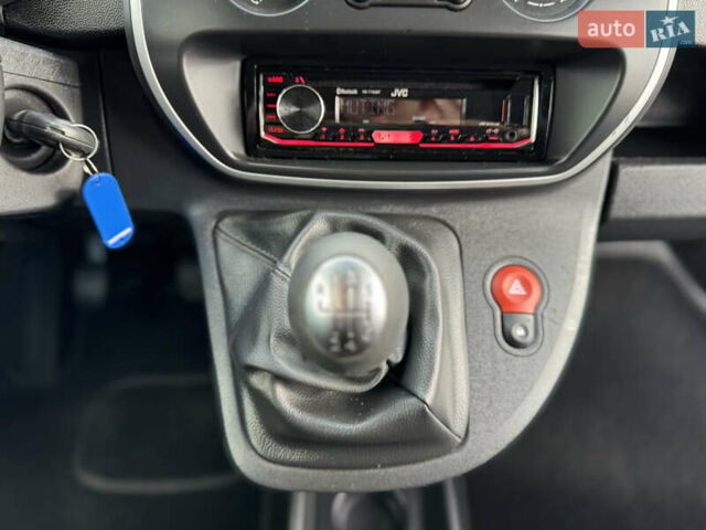 Білий Рено Кєнгу, об'ємом двигуна 1.46 л та пробігом 175 тис. км за 12600 $, фото 69 на Automoto.ua