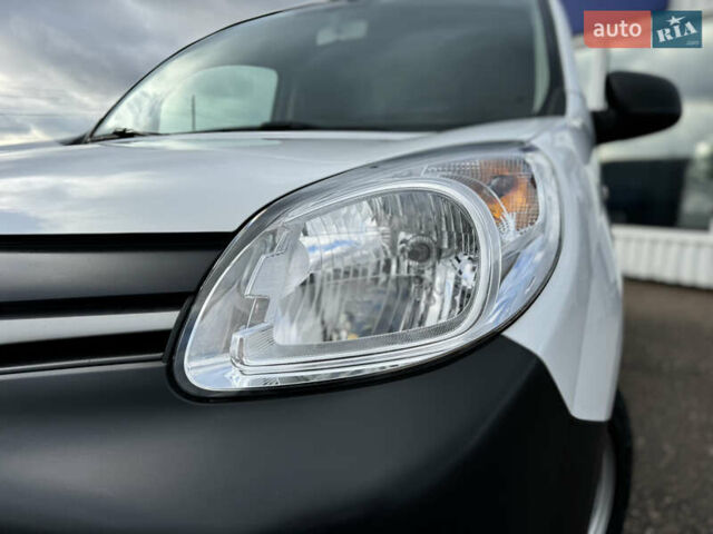 Білий Рено Кєнгу, об'ємом двигуна 1.46 л та пробігом 175 тис. км за 12600 $, фото 14 на Automoto.ua