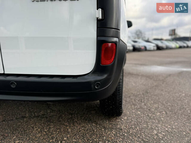 Білий Рено Кєнгу, об'ємом двигуна 1.46 л та пробігом 175 тис. км за 12600 $, фото 25 на Automoto.ua