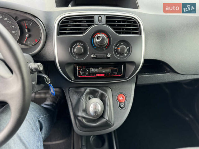 Білий Рено Кєнгу, об'ємом двигуна 1.46 л та пробігом 175 тис. км за 12600 $, фото 86 на Automoto.ua