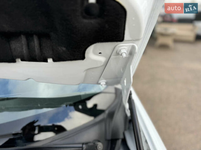 Білий Рено Кєнгу, об'ємом двигуна 1.46 л та пробігом 175 тис. км за 12600 $, фото 98 на Automoto.ua