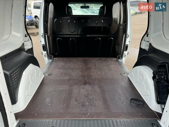 Білий Рено Кєнгу, об'ємом двигуна 1.46 л та пробігом 175 тис. км за 12600 $, фото 53 на Automoto.ua