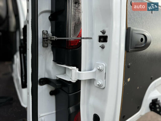 Білий Рено Кєнгу, об'ємом двигуна 1.46 л та пробігом 175 тис. км за 12600 $, фото 56 на Automoto.ua