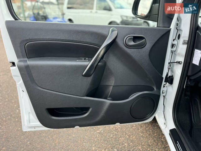 Білий Рено Кєнгу, об'ємом двигуна 1.46 л та пробігом 175 тис. км за 12600 $, фото 82 на Automoto.ua