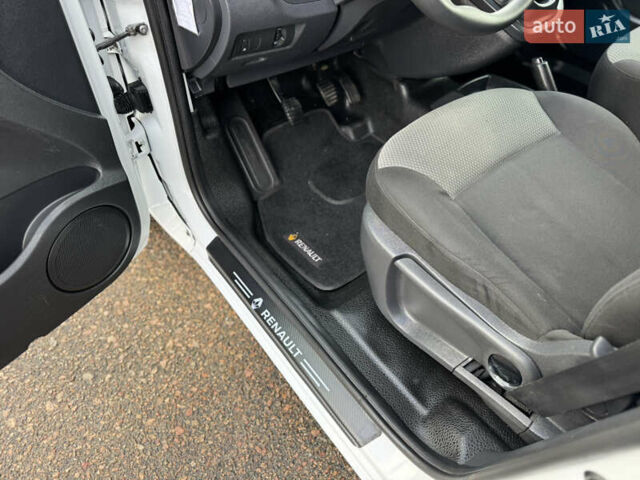 Білий Рено Кєнгу, об'ємом двигуна 1.46 л та пробігом 175 тис. км за 12600 $, фото 79 на Automoto.ua