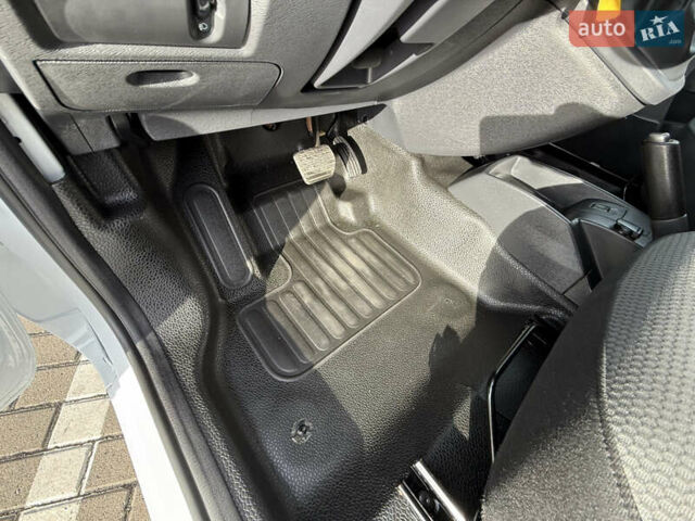 Белый Рено Кенгу, объемом двигателя 0 л и пробегом 36 тыс. км за 14500 $, фото 17 на Automoto.ua