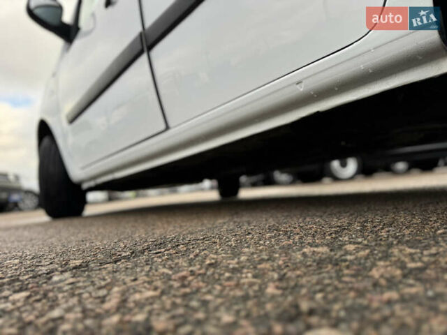 Білий Рено Кєнгу, об'ємом двигуна 1.46 л та пробігом 175 тис. км за 12600 $, фото 32 на Automoto.ua
