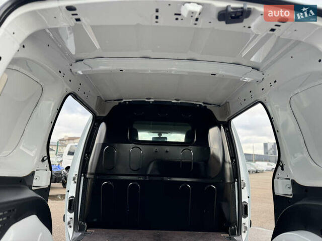 Білий Рено Кєнгу, об'ємом двигуна 1.46 л та пробігом 175 тис. км за 12600 $, фото 54 на Automoto.ua