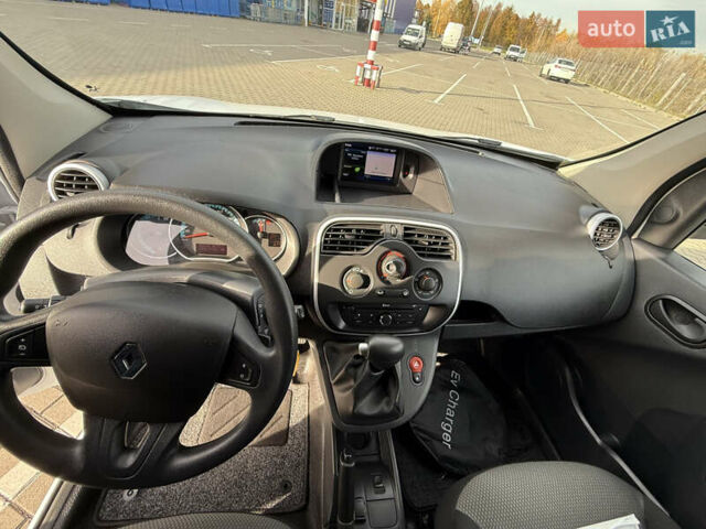 Белый Рено Кенгу, объемом двигателя 0 л и пробегом 36 тыс. км за 14500 $, фото 16 на Automoto.ua