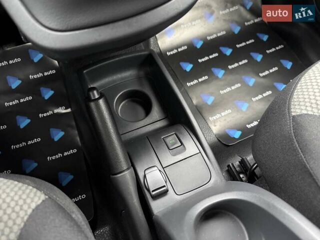 Белый Рено Кенгу, объемом двигателя 0 л и пробегом 4 тыс. км за 13700 $, фото 24 на Automoto.ua