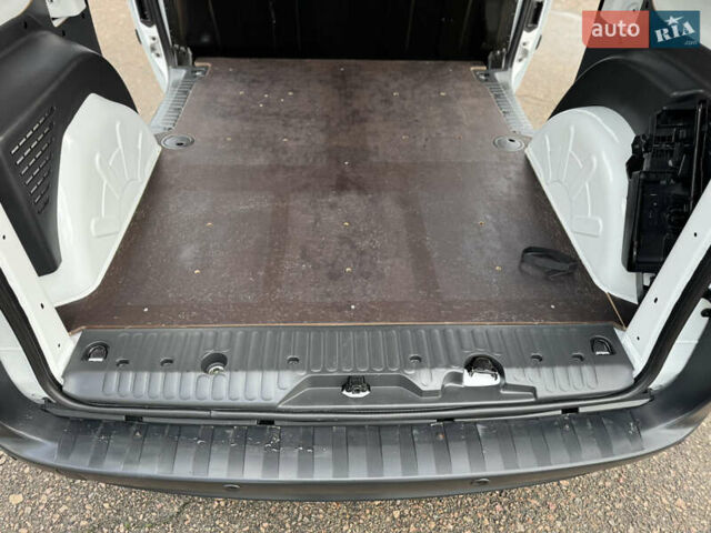 Білий Рено Кєнгу, об'ємом двигуна 1.46 л та пробігом 175 тис. км за 12600 $, фото 52 на Automoto.ua