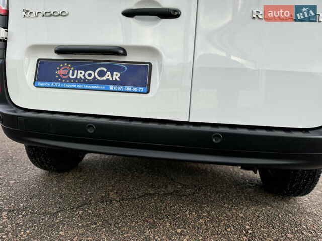 Білий Рено Кєнгу, об'ємом двигуна 1.46 л та пробігом 175 тис. км за 12600 $, фото 26 на Automoto.ua