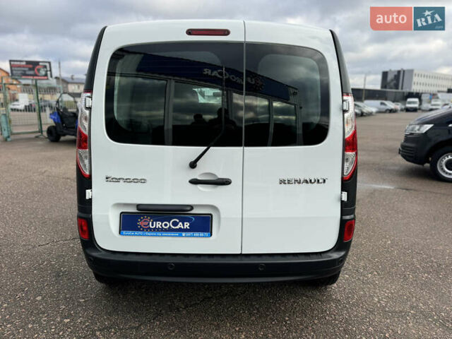 Білий Рено Кєнгу, об'ємом двигуна 1.46 л та пробігом 175 тис. км за 12600 $, фото 6 на Automoto.ua
