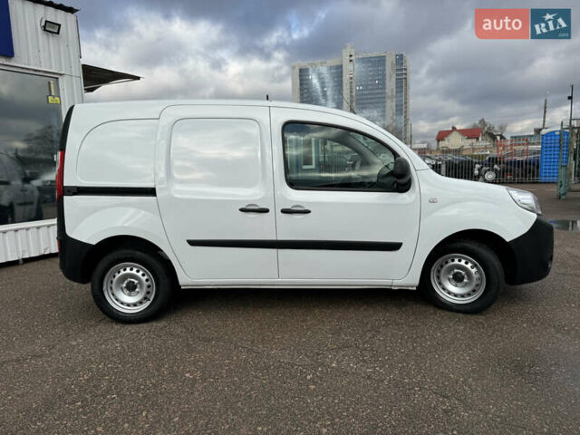 Білий Рено Кєнгу, об'ємом двигуна 1.46 л та пробігом 175 тис. км за 12600 $, фото 8 на Automoto.ua