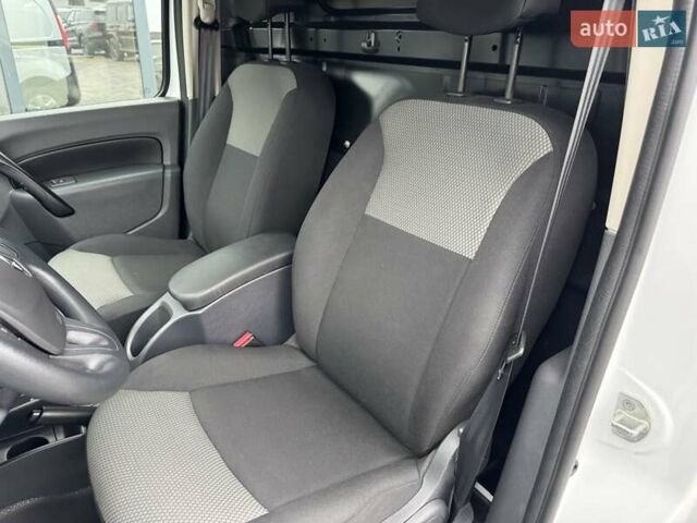 Белый Рено Кенгу, объемом двигателя 0 л и пробегом 4 тыс. км за 13700 $, фото 18 на Automoto.ua