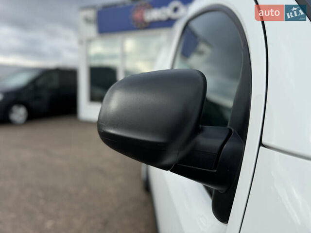 Білий Рено Кєнгу, об'ємом двигуна 1.46 л та пробігом 175 тис. км за 12600 $, фото 19 на Automoto.ua