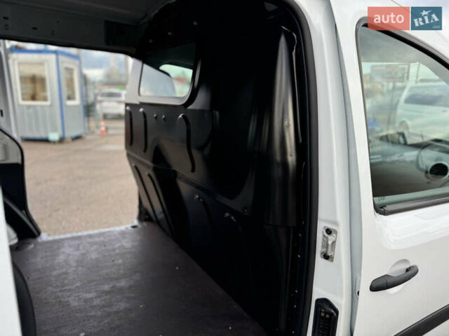 Білий Рено Кєнгу, об'ємом двигуна 1.46 л та пробігом 175 тис. км за 12600 $, фото 45 на Automoto.ua