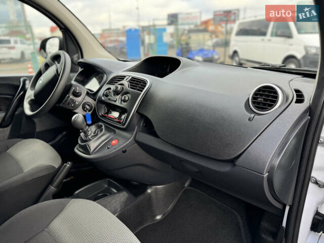 Білий Рено Кєнгу, об'ємом двигуна 1.46 л та пробігом 175 тис. км за 12600 $, фото 64 на Automoto.ua