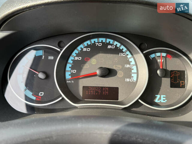 Белый Рено Кенгу, объемом двигателя 0 л и пробегом 36 тыс. км за 14500 $, фото 12 на Automoto.ua