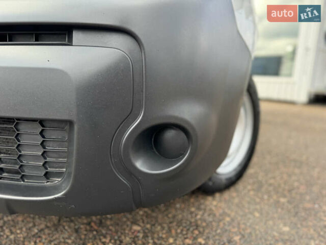 Білий Рено Кєнгу, об'ємом двигуна 1.46 л та пробігом 175 тис. км за 12600 $, фото 15 на Automoto.ua