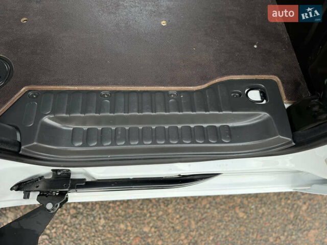 Білий Рено Кєнгу, об'ємом двигуна 1.46 л та пробігом 175 тис. км за 12600 $, фото 46 на Automoto.ua