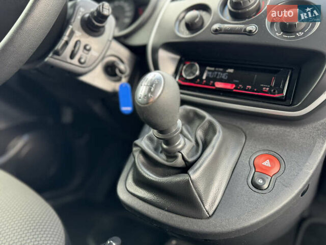 Білий Рено Кєнгу, об'ємом двигуна 1.46 л та пробігом 175 тис. км за 12600 $, фото 70 на Automoto.ua